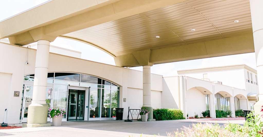 Victoria And Convention Center Hotel 3*