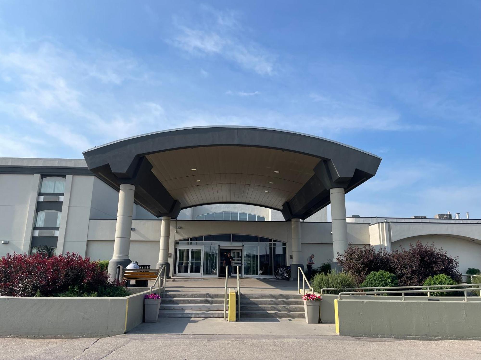 Victoria And Convention Center Hotel Winnipeg