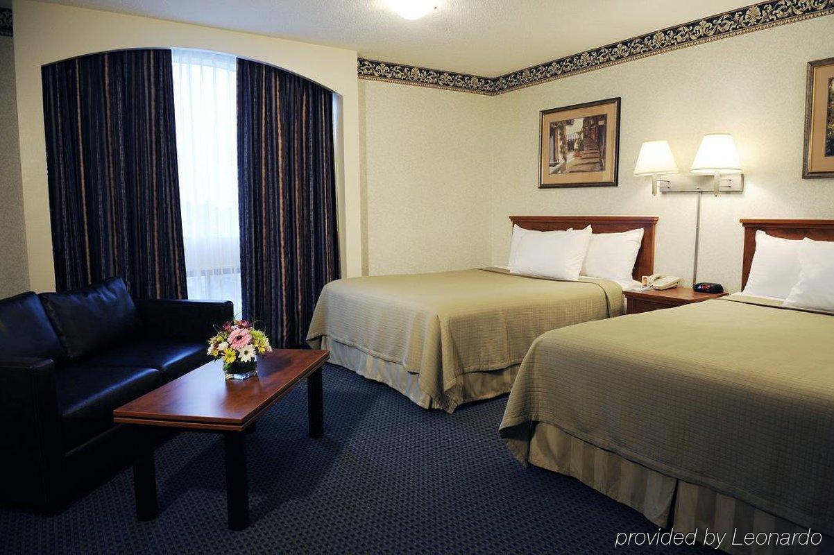Victoria And Convention Center Hotel