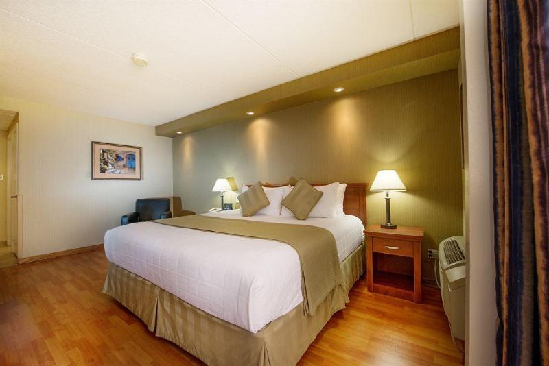 Victoria And Convention Center Hotel