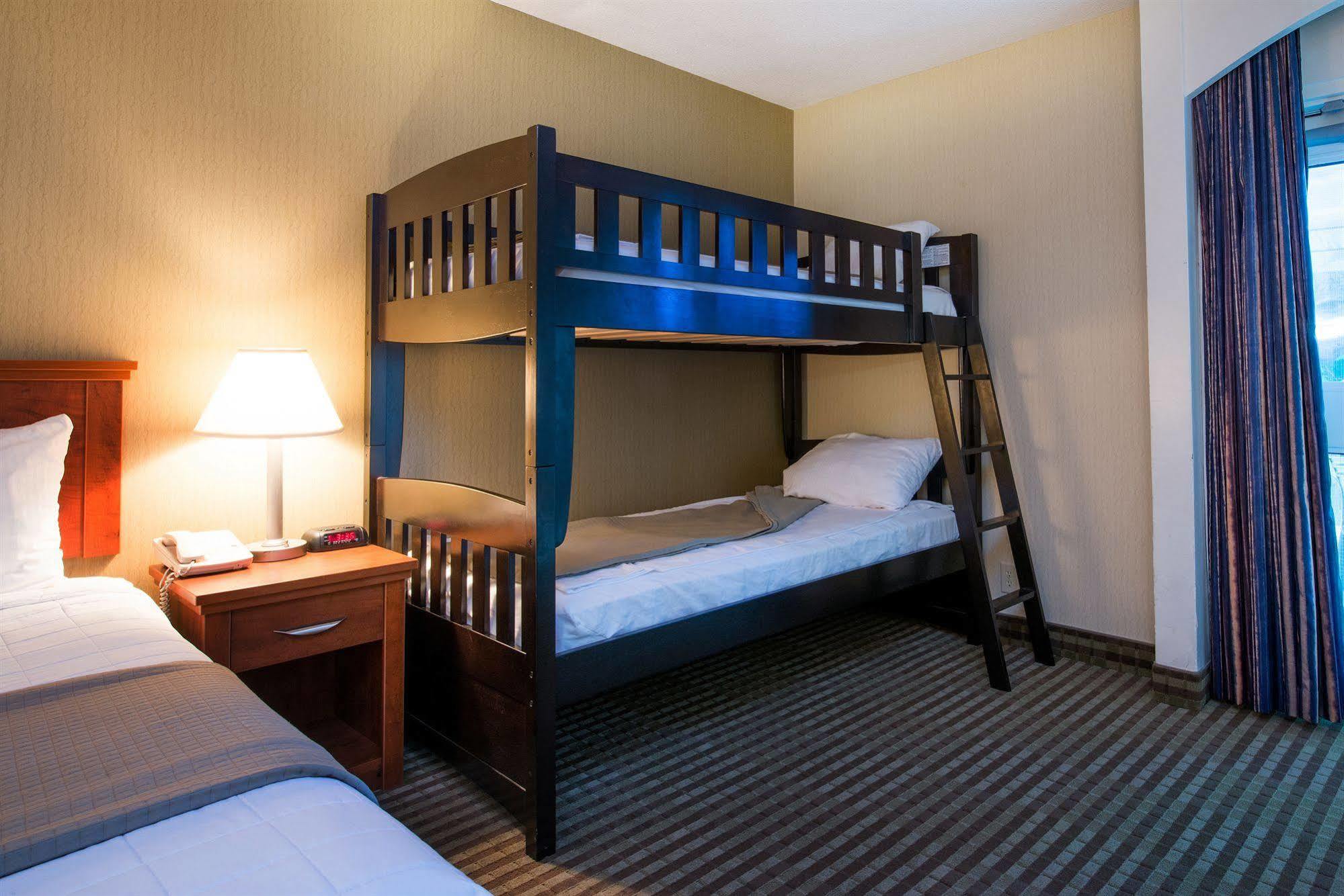 Victoria And Convention Center 3*