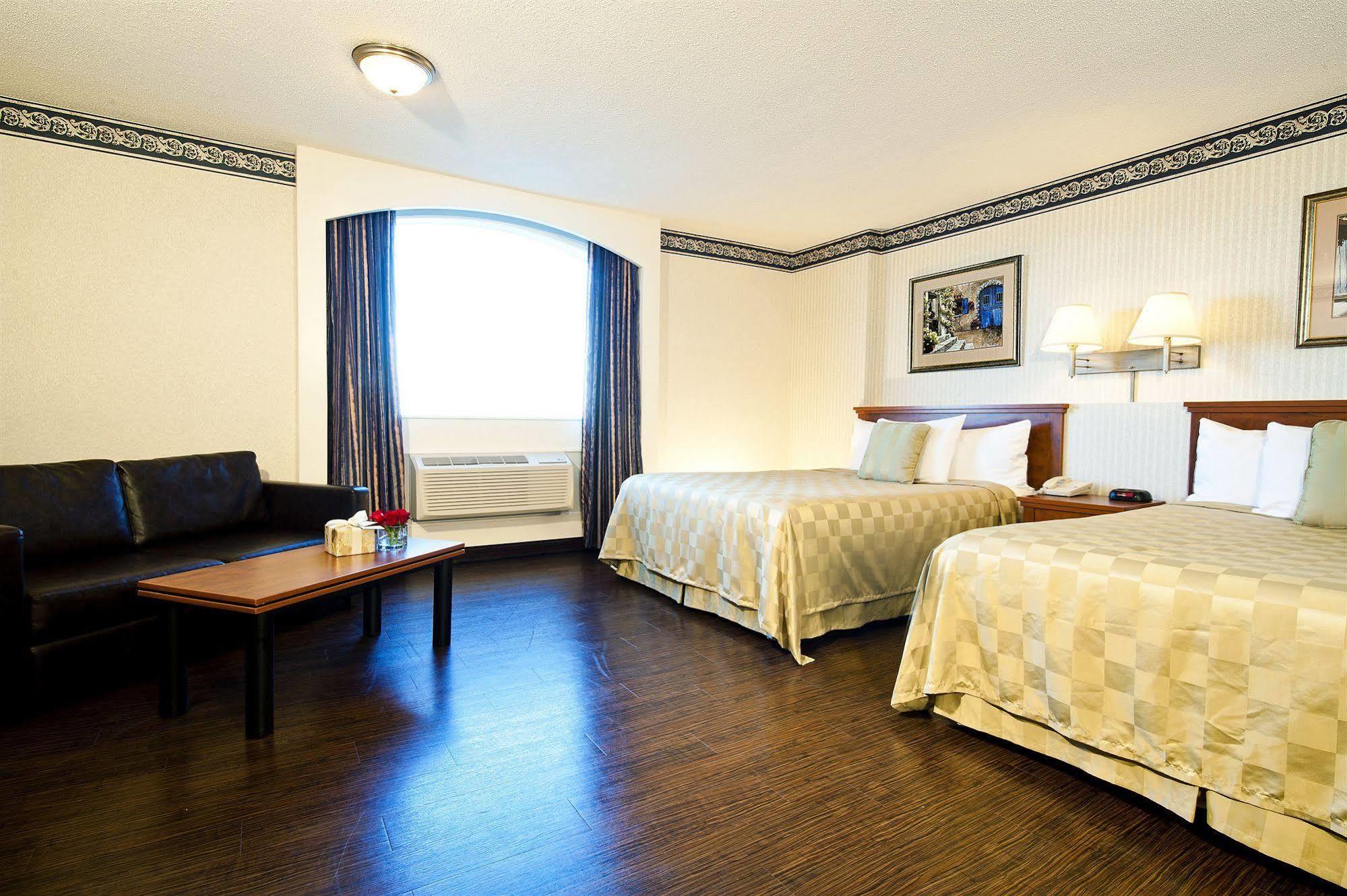 Victoria And Convention Center Hotel 3*